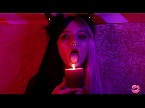 ❤️ Μια παθιασμένη πίπα από ένα σέξι Succubus με ένα σπέρμα στο στόμα της. ️❌ Πορνό βίντεο ❌️